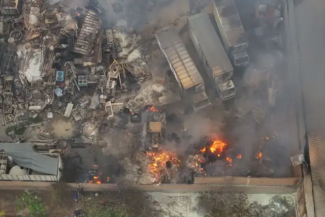 Zona afectada por las llamas del incendio. Foto: Andina   