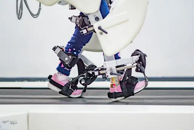  Según Susffalich, la sede de La Molina es el único centro médico en Perú que trata a niños con discapacidad motora con robótica. Foto: Cortesía.   