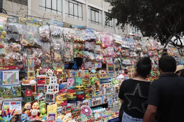 Comercialización de juguetes en Lima Centro. Foto: Sebastián Blanco Comercialización de juguetes en Lima Centro. Foto: Sebastián Blanco