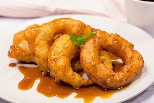 Los ricos y crujientes picarones. Foto: A comer.   