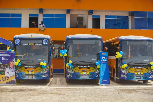 Tres de los 15 buses se presentaron el 4 de mayo