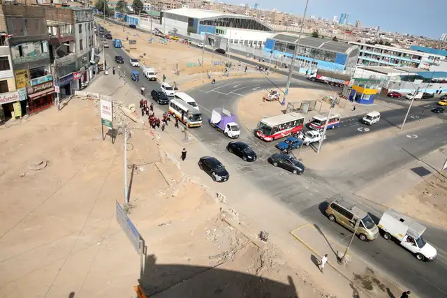 Dirigentes vecinales exigen a EMAPE modificar el tramo de la obra entre la avenida Tomás Valle y José Granda debido al ancho de dicha zona.