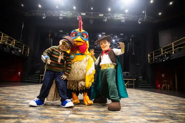 La fiesta continúa con el espectáculo de 'La Granja de Zenón', ofreciendo diversión y actividades especiales para celebrar a los más pequeños. La fiesta continúa con el espectáculo de 'La Granja de Zenón', ofreciendo diversión y actividades especiales para celebrar a los más pequeños.