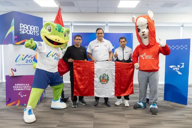 Cristhian Pacheco recibió reconocimiento tras ganar la Maratón de México. Foto: IPD Cristhian Pacheco recibió reconocimiento tras ganar la Maratón de México. Foto: IPD