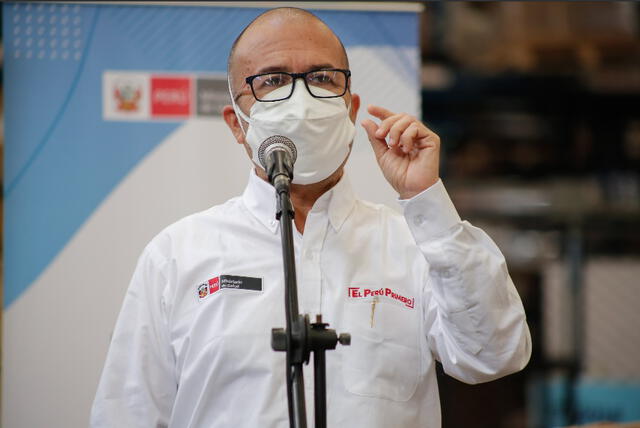 El ministro indicó que las cifras oficiales indicaban un descenso en los casos de contagio y las muertes. Foto: Antonio Melgarejo / La República.