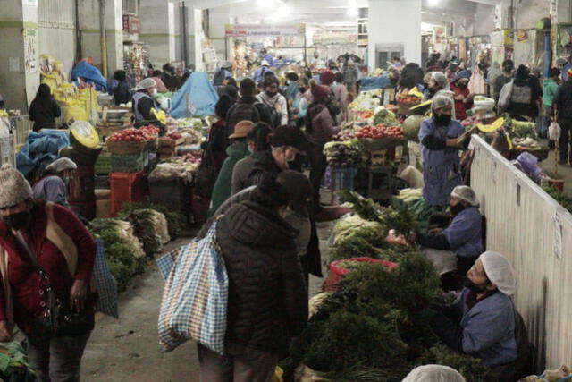 Los comerciantes de Huancayo volvieron a abrir sus puestos. Foto: La República