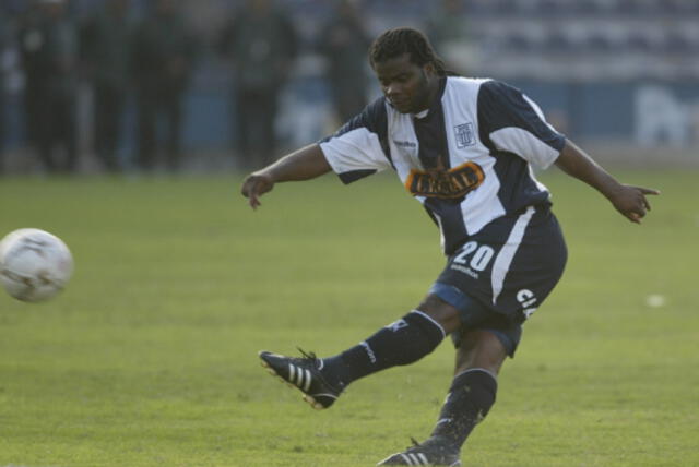 Montaño jugó en Alianza Lima desde el 2008. Foto: GLR