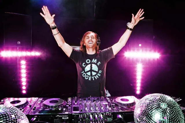 David Guetta tiene 52 años y es uno de los productores de música electrónica más exitosos de los últimos años.