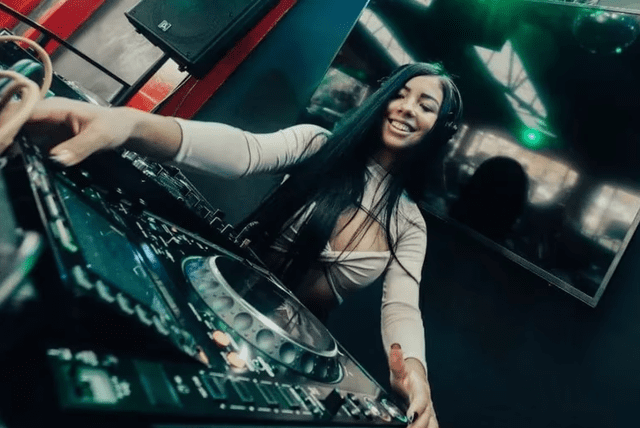 Valentina Trespalacios se abrió paso en el mundo de la música como DJ.   