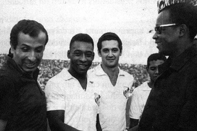  Historiadores niegan que Pelé pudo 'detener' la guerra de Biafra, en Nigeria. Foto: Libertad Digital.   