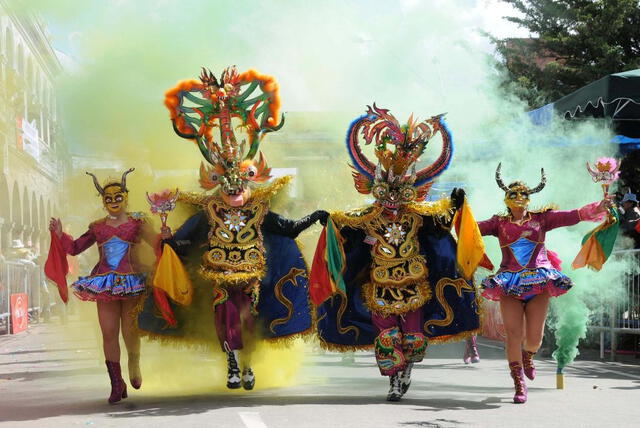 Gracias a la majestuosidad de su carnaval, la ciudad de Oruro es reconocida como la Capital del Folklore de Bolivia. Foto: Laregion.bo   
