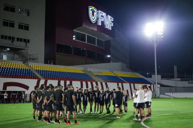 Venezuela entrena en el CNAR. Foto: Vinotinto/X   