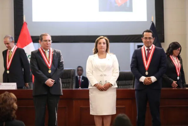  Roberto Burneo juramentó como presidente del JNE. Foto: Poder Judicial   