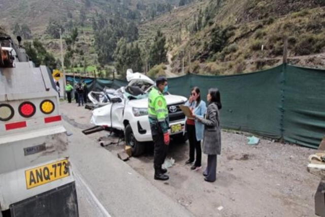  Chofer de camioneta fue traslado de emergencia a hospital en Matucana. Foto: Andina   