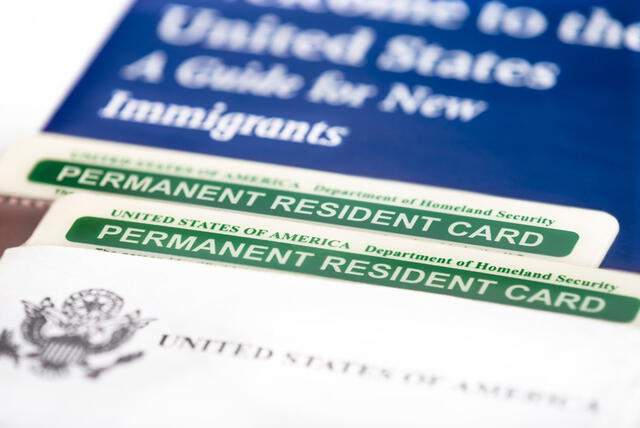  La negación de una Green Card por motivos de salud puede ser apelada, pero el proceso puede ser largo y complejo. Foto: Enlace Latino    