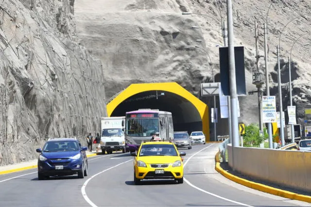 La inauguración de la vía se dio hace 9 años, pero hoy la Municipalidad de Lima culminó la renovación de los túneles. Foto: Andina   