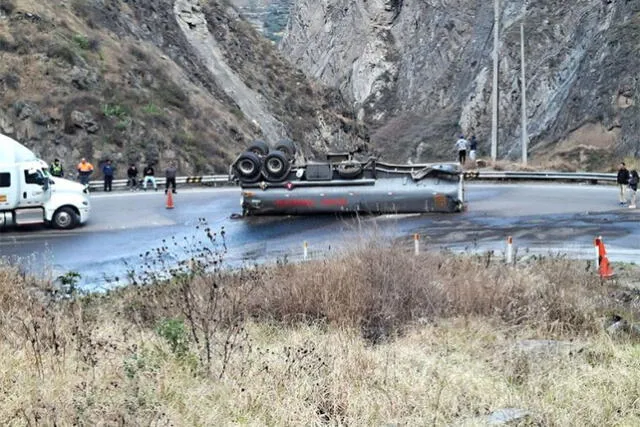 Personal de la OEFA ya se encuentra en la zona atendiendo la emergencia. Foto: OEFA   