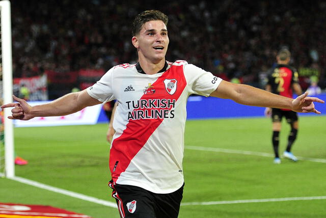 Julian Alvarez es el '9' habitual de River Plate. Foto: AFP