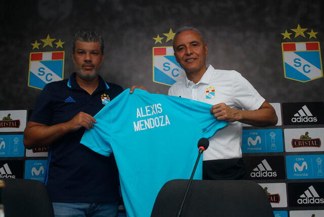 Alexis Mendoza fue presentado por Sporting Cristal en el 2019. <strong>Foto: LR</strong>   