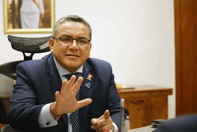 Santiváñez Antúnez suma un nuevo cuestionamiento en lo que va de su gestión como ministro del Interior. Foto: La República.   