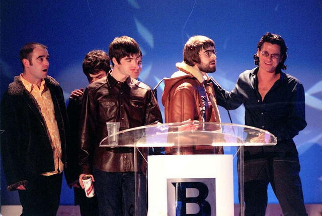 Oasis en los Brit Awards 1997