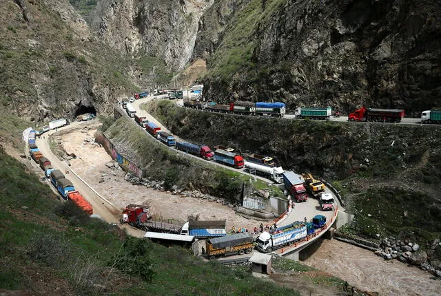  Sutran restringe el tránsito en la Carretera Central durante feriado largo. Foto: Andina    