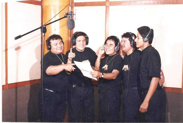 De izquierda a derecha: Makuko Gallardo, Percy Chapoñay, Danny Delgado, César Saavedra y Carlos Soraluz. Foto: archivo de Carlos Soraluz