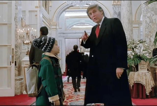 Donald Trump se interpretó a él mismo en 'Mi pobre angelito 2'. Foto: La tercera   