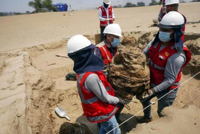 Los fardos funerarios se encontraban en buen estado de conservación. Foto: Andina   