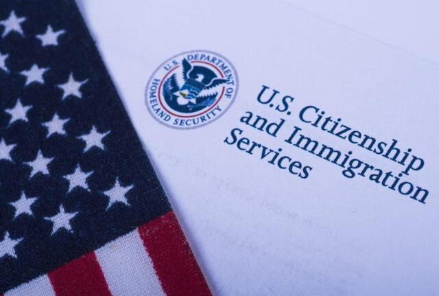  Los agentes de USCIS tienen la autoridad para emitir solicitudes de información adicional y programar citas para entrevistas. Foto: USCIS   