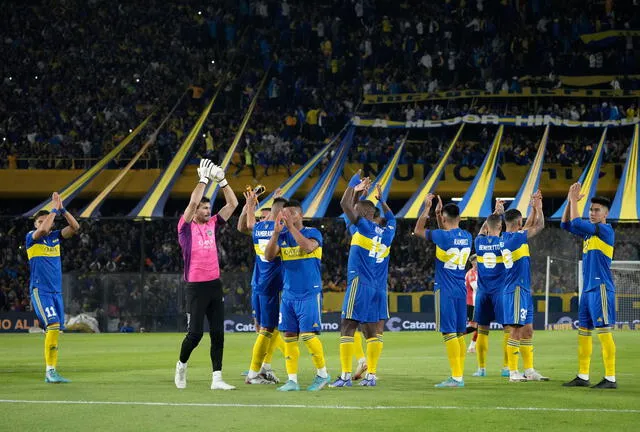 Saludaron a la hinchada. Foto: Twitter Boca Juniors
