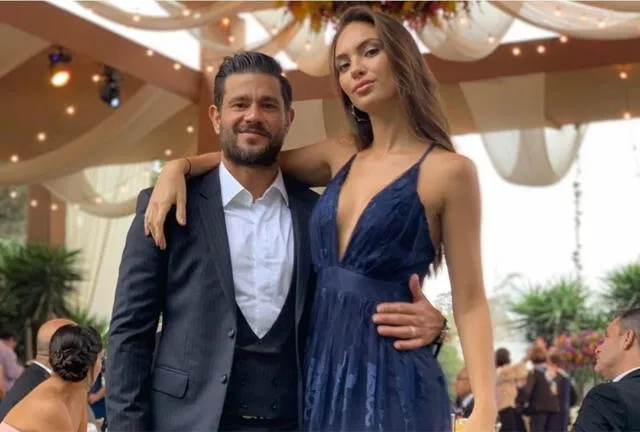  Natalie Vértiz se muestra muy enamorada de Yaco Eskenzi. Foto: Instagram   