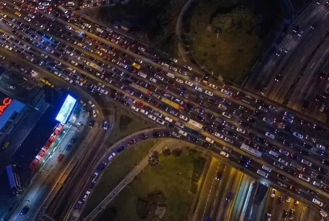 La avenida Javier Prado es una de la más congestionada de Lima, según estudio de la Asociación Automotriz del Perú. Foto: Andina.   