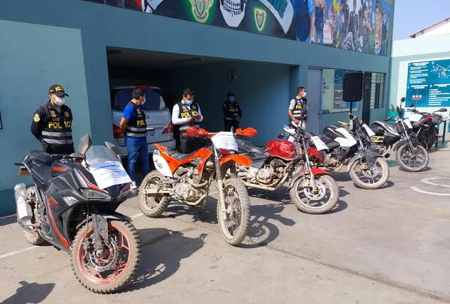 Motos