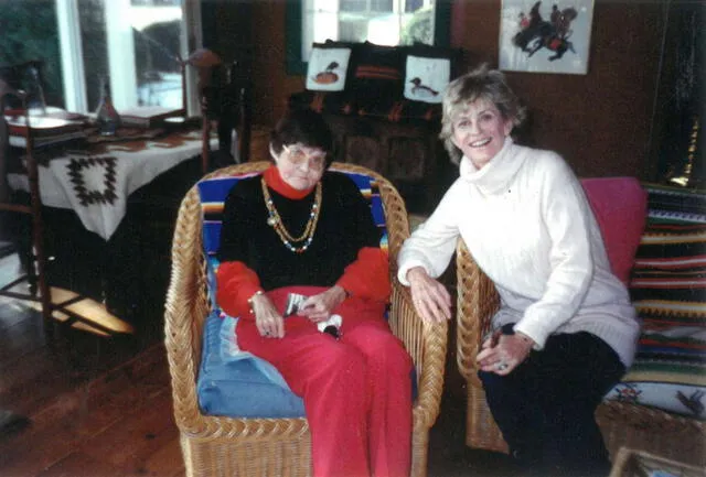 Rosemary Kennedy junto con su hermana menor, Jean. Foto: Elizabeth Koehler-Pentacoff   
