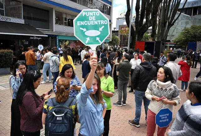 El sismo fue de magnitud 6,1 y tuvo lugar a las 12:04 p.m. hora local, según un boletín del servicio geológico colombiano. Foto: AFP   