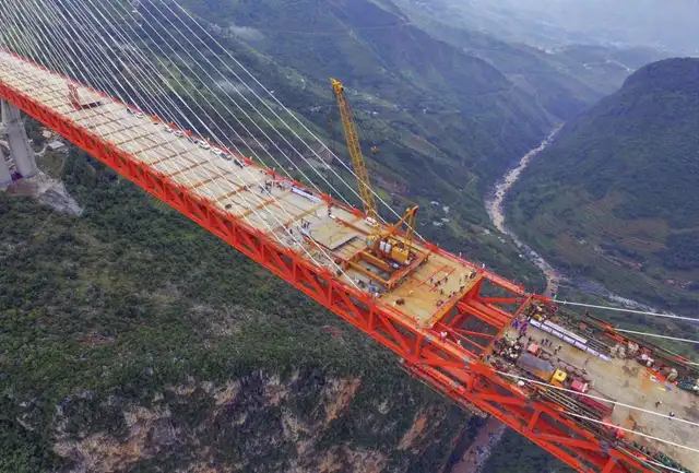Este puente fue catalogado como uno de los más grandes del mundo por Guinnes World Records. Foto: AFP.    