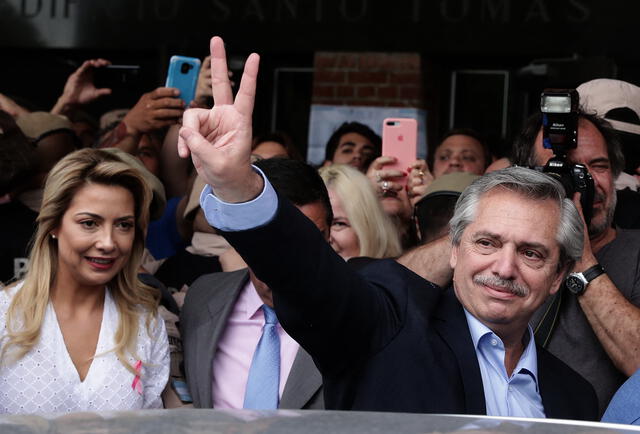 El expresidente argentino Alberto Fernández negó las acusaciones de haber golpeado a Fabiola Yañez. Foto: AFP   