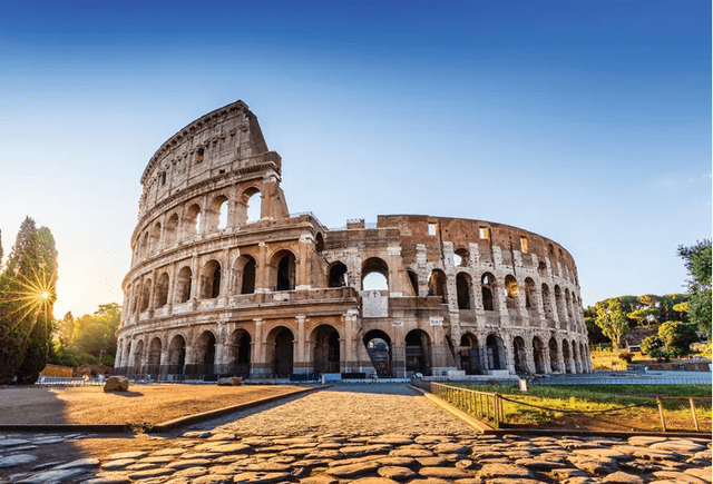  Coliseo se convirtió en el mayor anfiteatro romano, con una estructura elíptica de 188 metros de longitud, 156 metros de ancho y 57 metros de altura. Foto: National Geographic/Shutterstock   