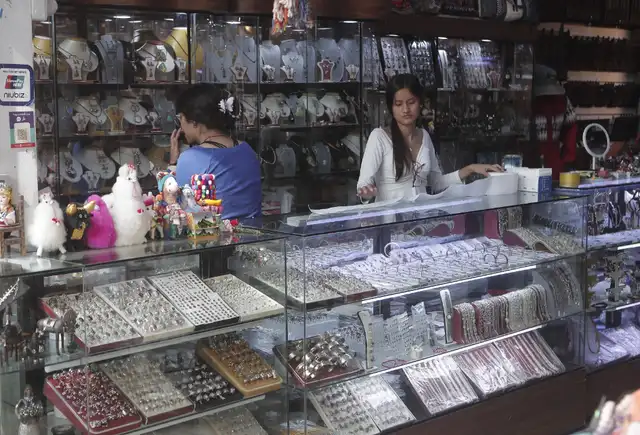 La tienda de souvenirs sufrió robo de S/4,000. Foto: Marco Cotrina    