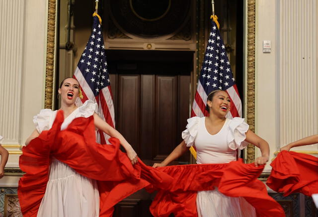  La marinera, unos de los bailes más típicos de Perú, dijo presente en la Casa Blanca. Foto:Gob.pe    