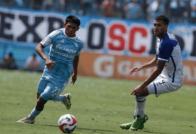 Maxloren Castro debutó oficialmente con Sporting Cristal en la fecha 4 del Torneo Apertura. Foto: Luis Jiménez/GLR   