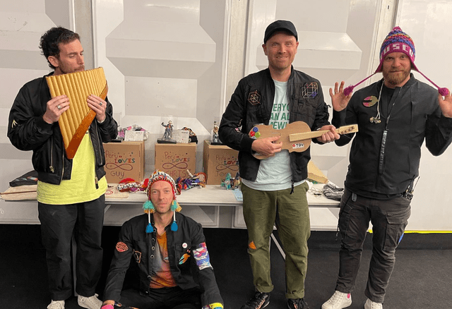 Coldplay muestra los regalos de sus seguidores. Foto: Coldplay/Facebook