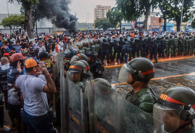 La oposición ha denunciado cientos de detenciones arbitrarias, desapariciones y muertes por parte de la represión policial. Foto: AFP   