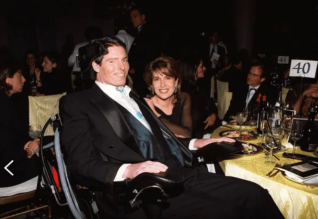 Christopher Reeve y su esposa Dana en los Premios Oscar de 1996. Dana falleció víctima del cáncer en 2006.