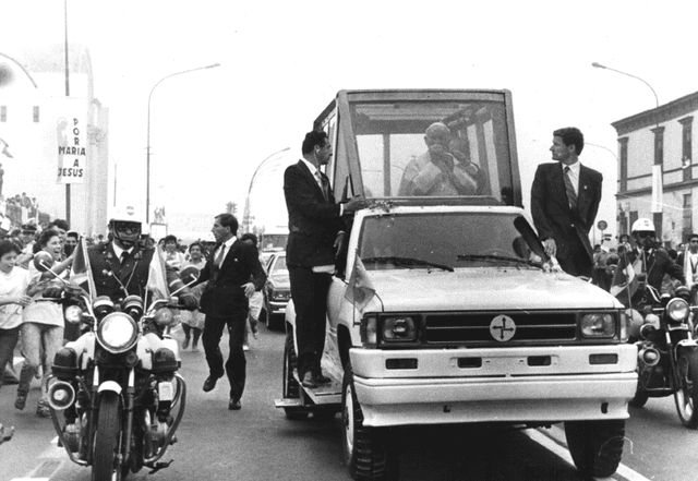 Cuando Juan Pablo II, el “Papa charapa”, visitó el Perú [FOTOS]