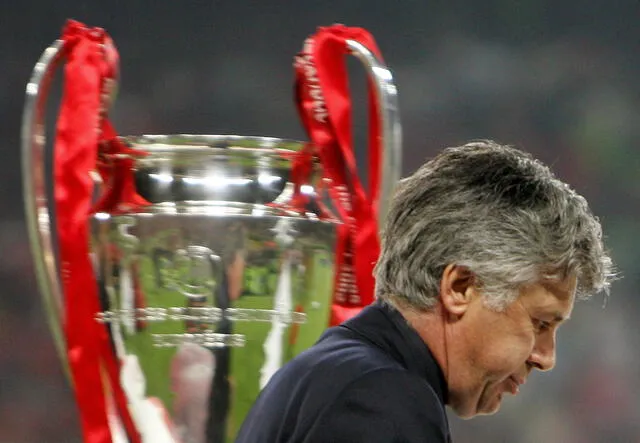Desazón. El destino no quiso que Ancelotti ganara la Champions League del 2005. Liverpool fue el verdugo. Foto: AFP.