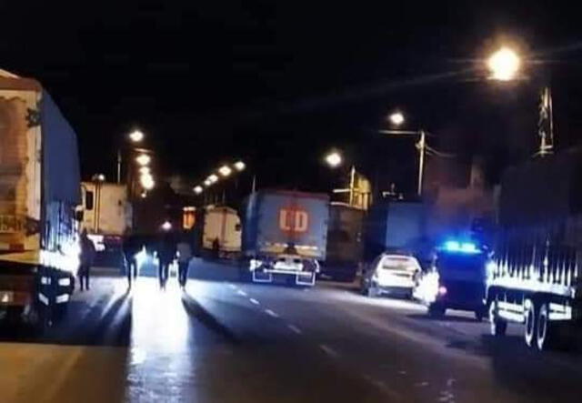 Puente Ilave se encuentra bloqueado. Foto: PNP