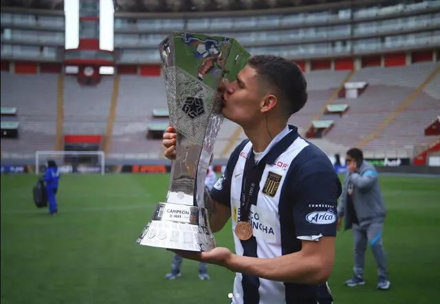  Sebastián Gonzales Zela salió campeón con Alianza Lima. Foto: Instagram/Gonzales Zela   