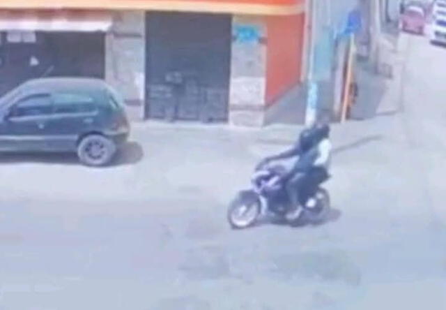 Los asesinos se trasladaron en una moto lineal para cometer su crimen.   